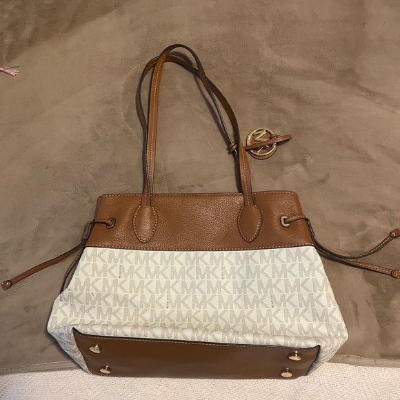 Michael Kors Bag - Picture 3 of 4